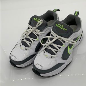 NIKE Air Monarch IV